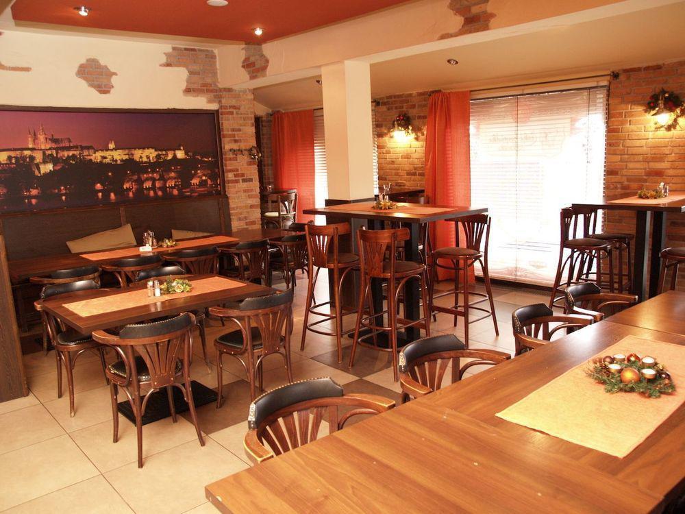 Wellness & Restaurant Zoborska, Free Parking Guest house