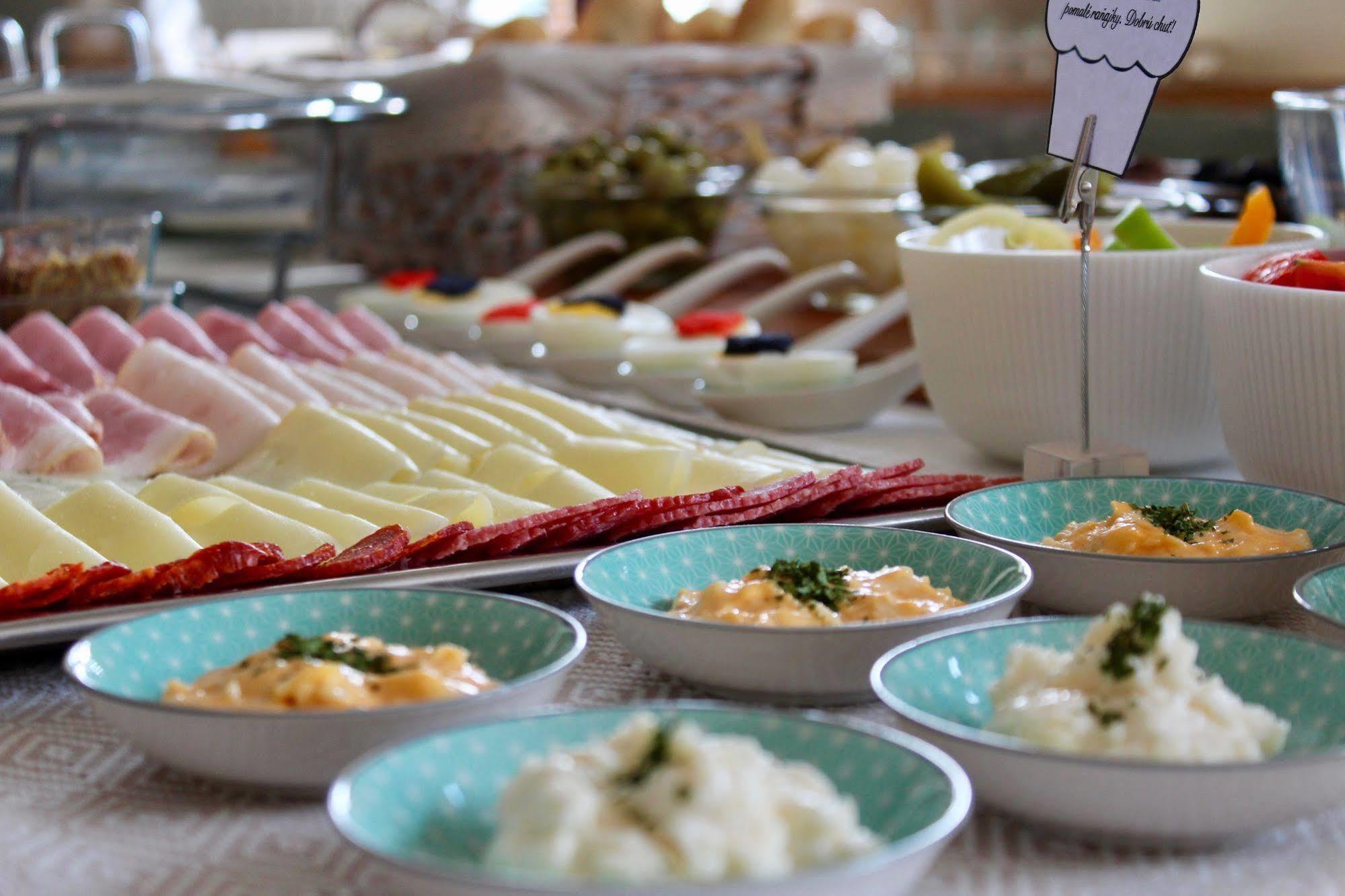 Wellness & Restaurant Zoborska, Free Parking Guest house 3*