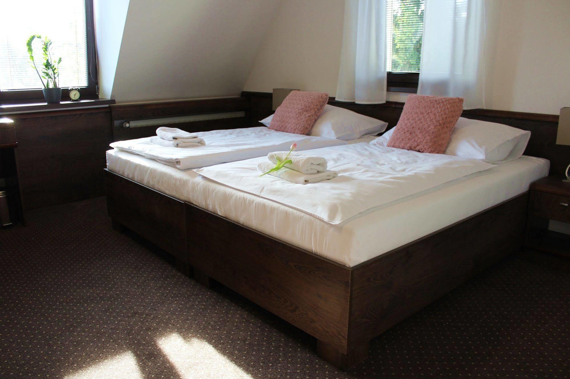 Wellness & Restaurant Zoborska, Free Parking 3* Nitra